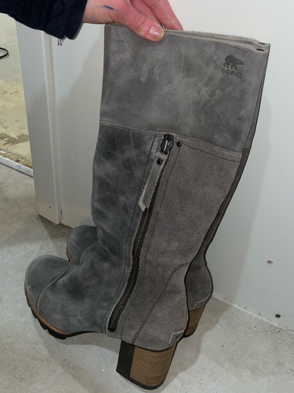 Sorel Women's Gray Suede Mid-Calf Zip Boots